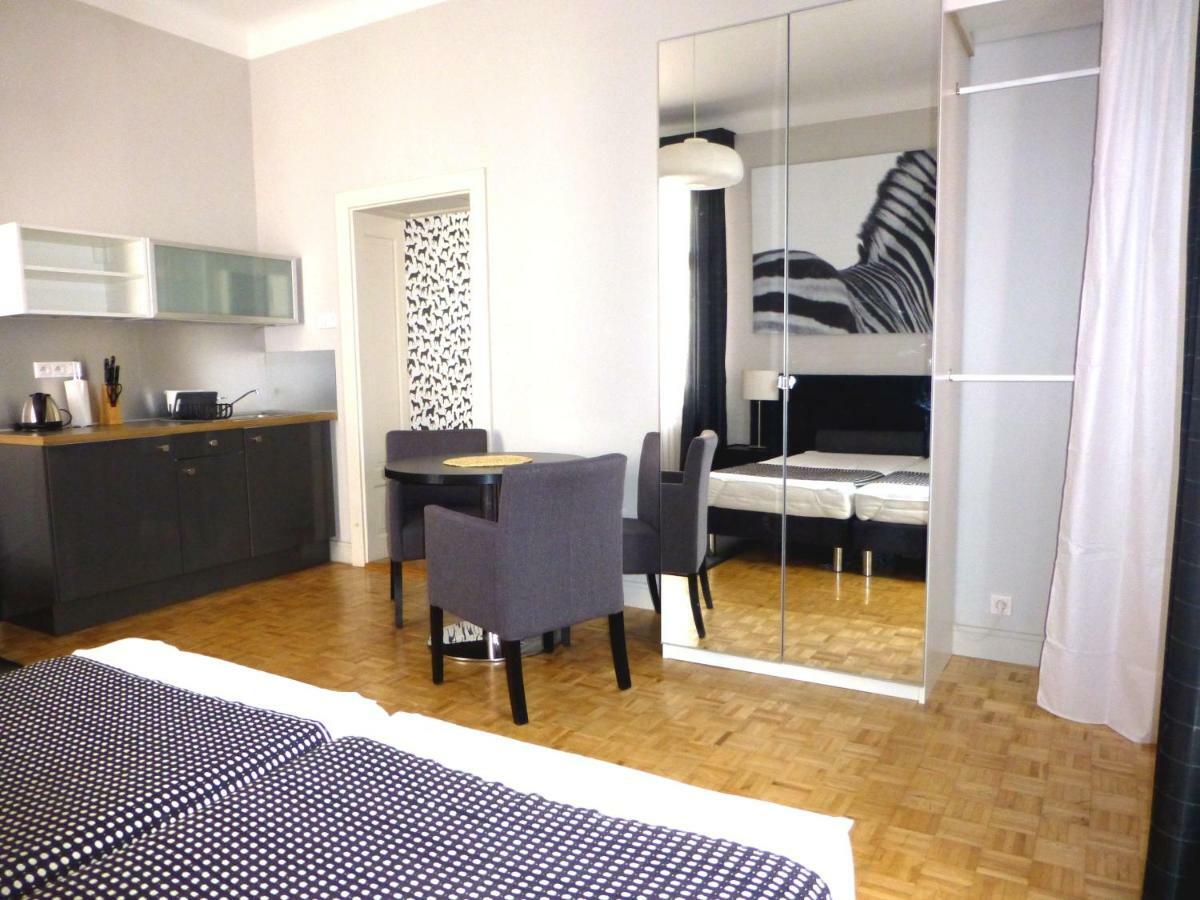 7 Rooms Mtp Poznań Exteriör bild